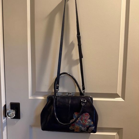 NWT: Patricia Nash emboidered flower crossbody - Picture 1 of 6